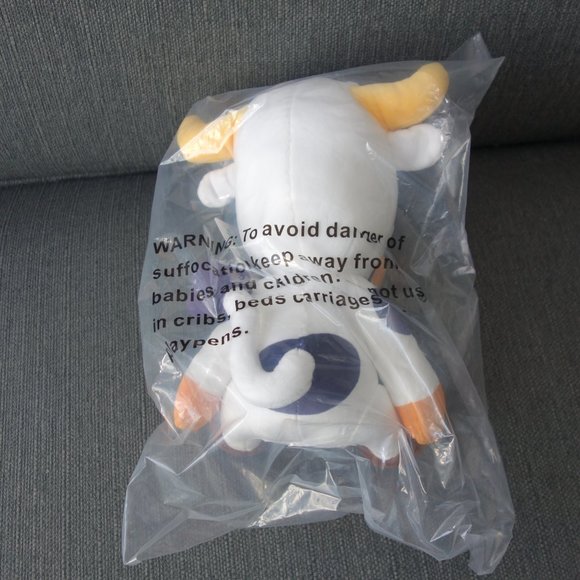 VeeFriends COMMON SENSE COW PLUSH *Brand New Plastic Sealed* - Picture 3 of 3
